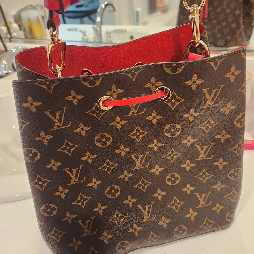 Handbag - Picture 6 of 7